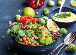 Salades variées et poke bowls, un menu à composer